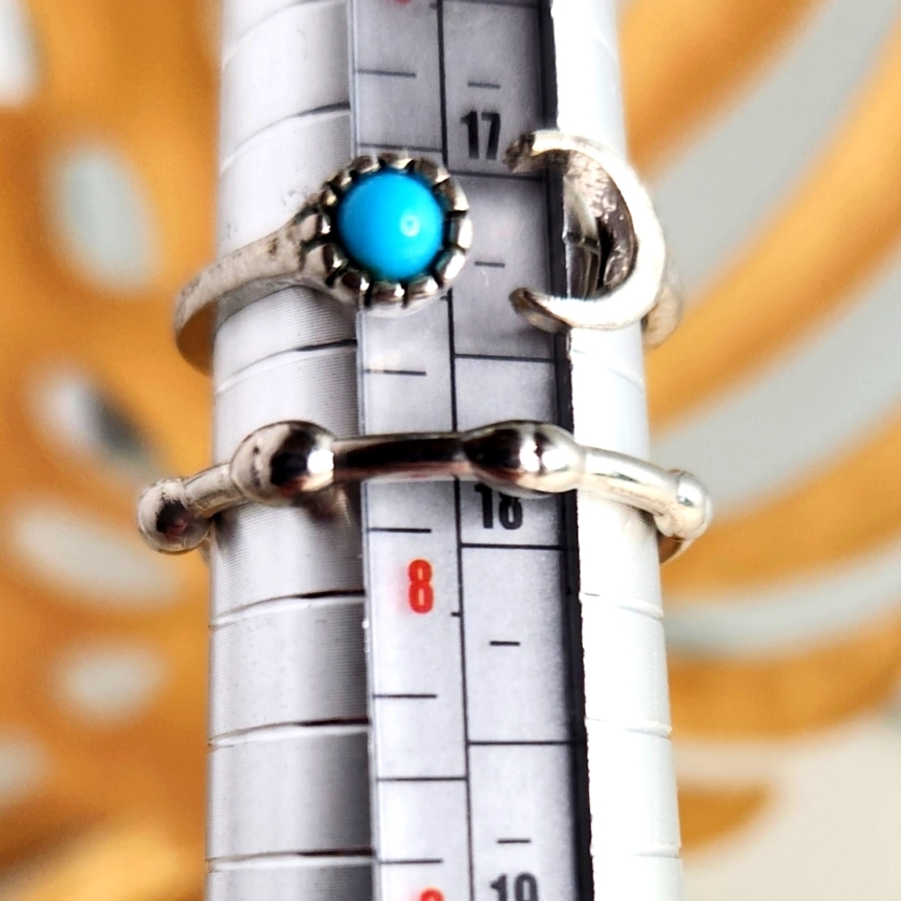 Stackable 2 silvertone costume rings 7 moon&star faux turquoise 7.5 welded band‎